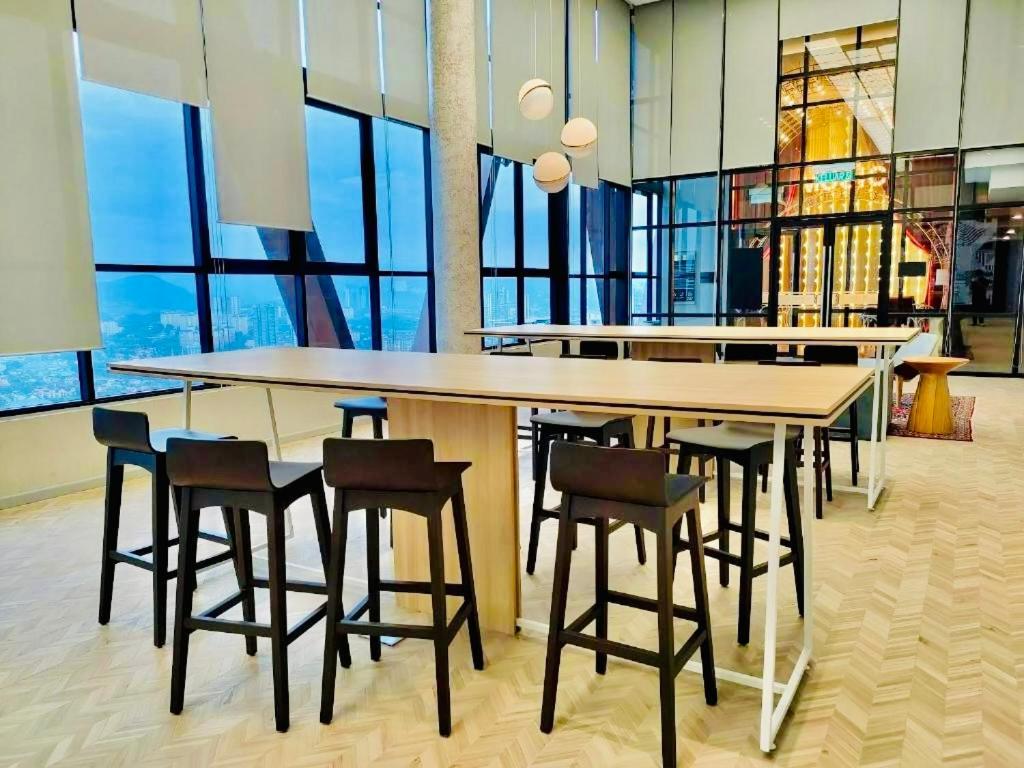 Scarletz Suites Klcc By M Suites Куала-Лумпур Экстерьер фото